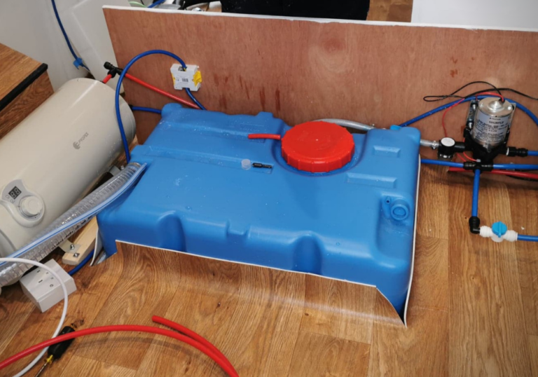 How to install a Fiamma fresh water tank