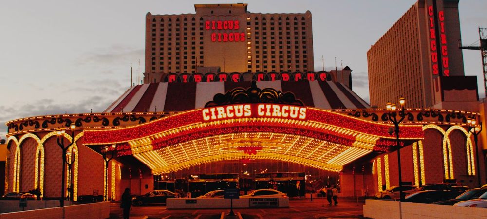 An image of the front of Circus circus all lit up at twilight. 
Circus circus is home to the infamous adventuredome, an indoor theme park, a perfect thing to do in Las Vegas if you don't gamble